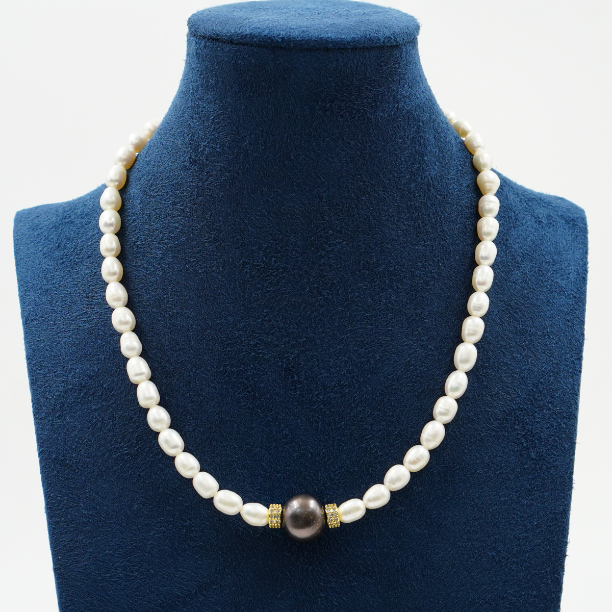 Collana in perle, chiusura argento dorato