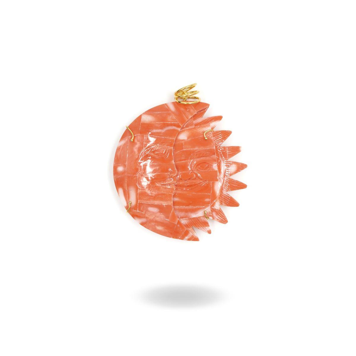Pendente in corallo forma Sole e Luna - Dorato
