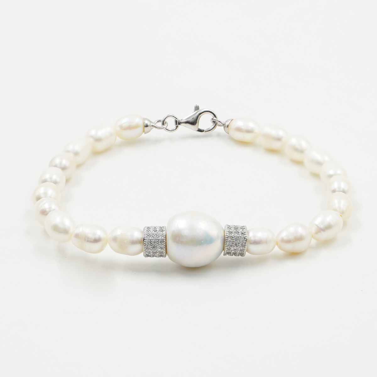 Bracciale in perle, chiusura argento rodiato