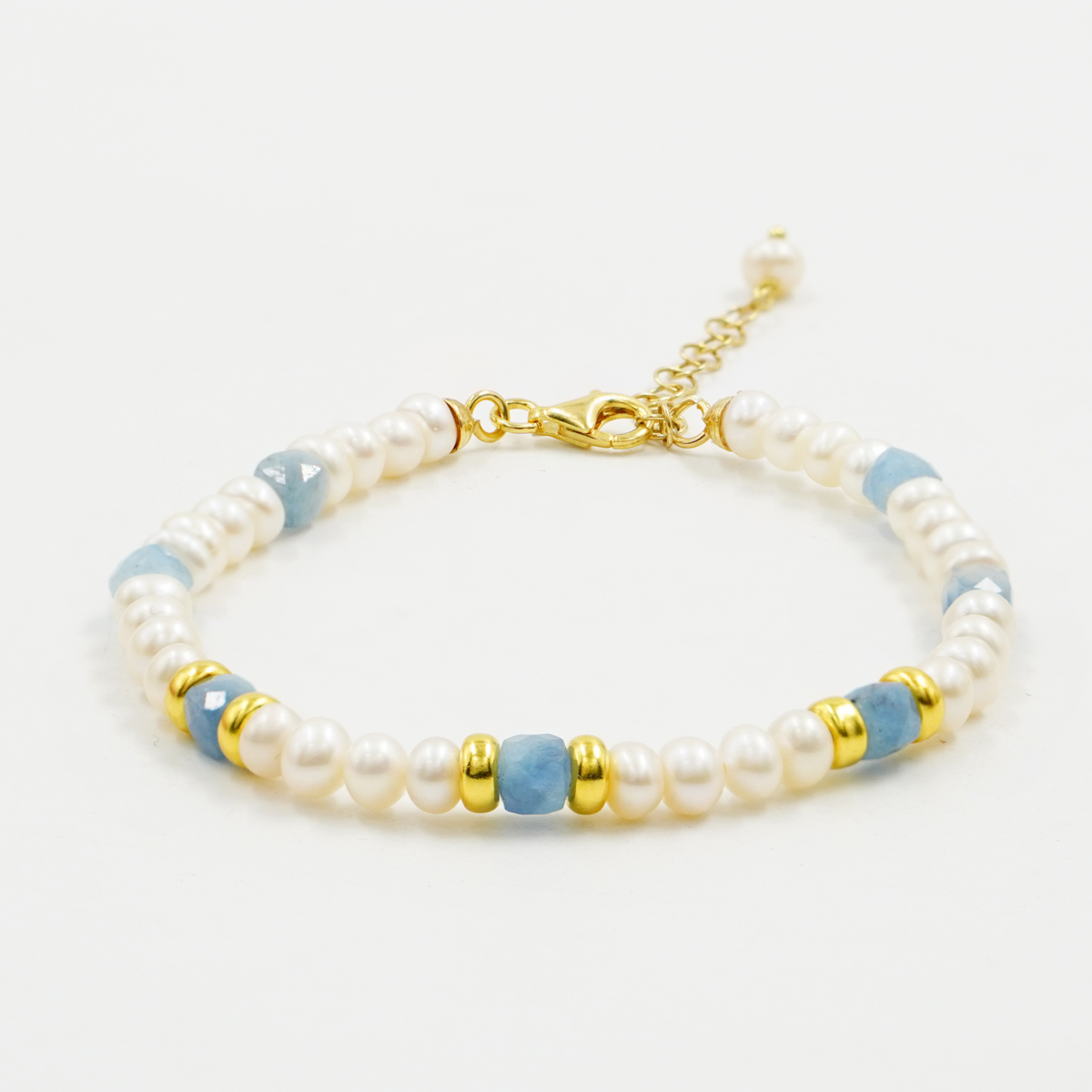 Bracciale in perle e acquamarina, chiusura argento dorata