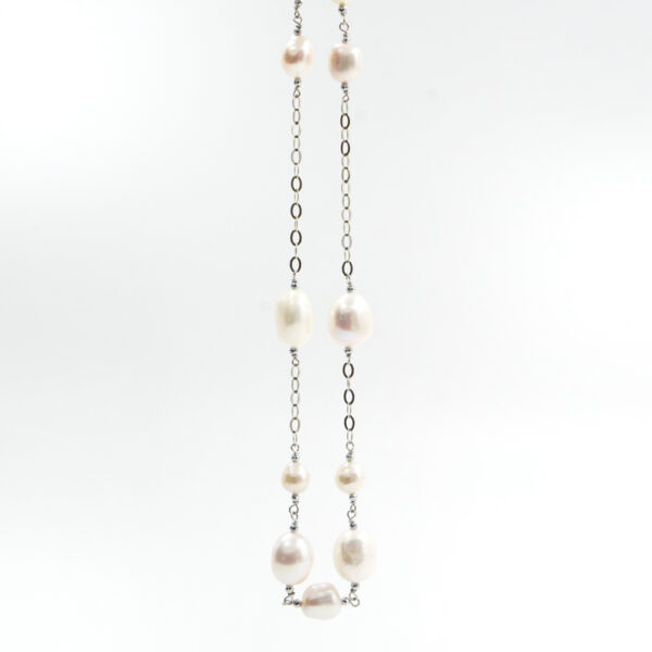 Collana con perle, chiusura argento rodiato