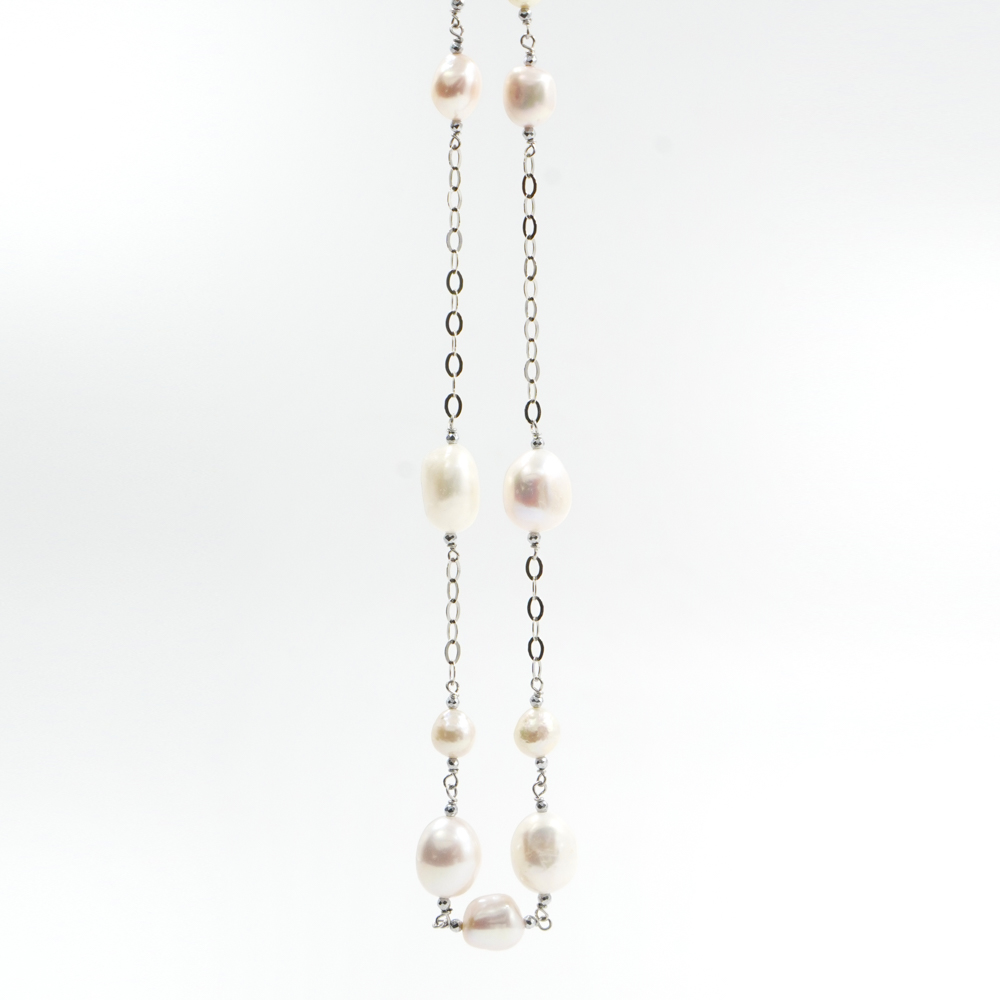 Collana con perle, chiusura argento rodiato