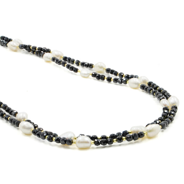 Collana in spinello, perle, chiusura argento dorata
