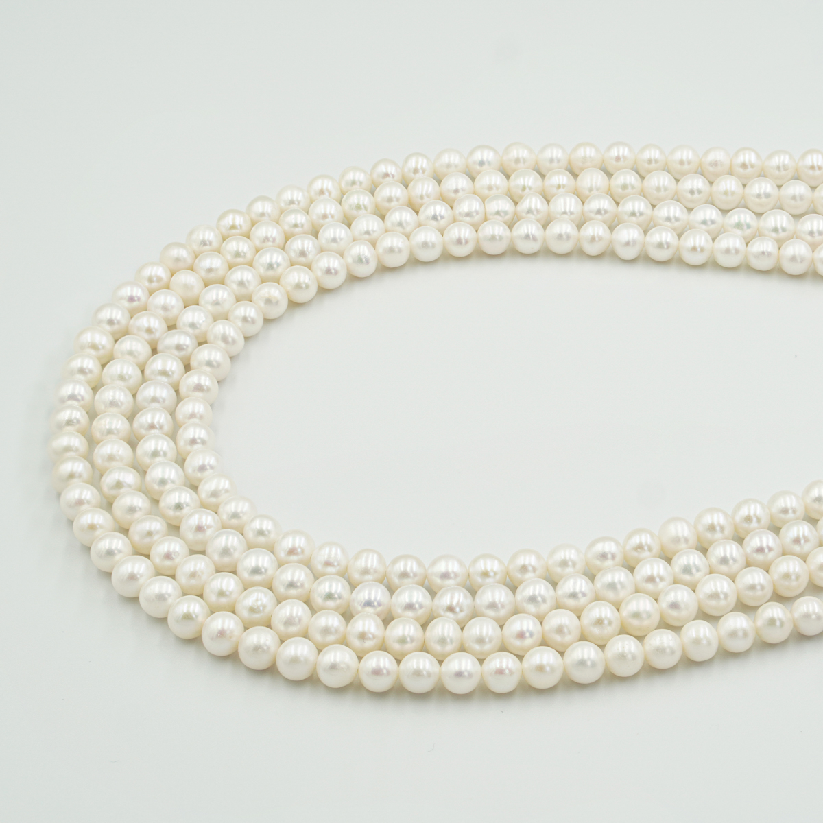 Fresh Water Pearls strands round beads 5-5,5mm