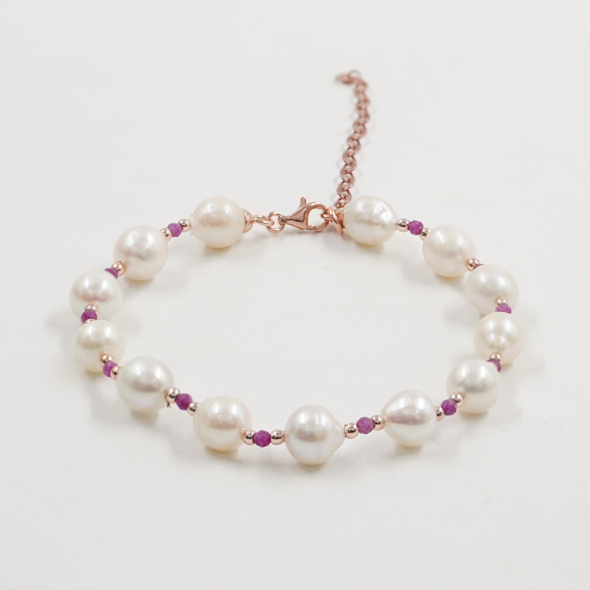 Bracciale perle, rubino, chiusura argento