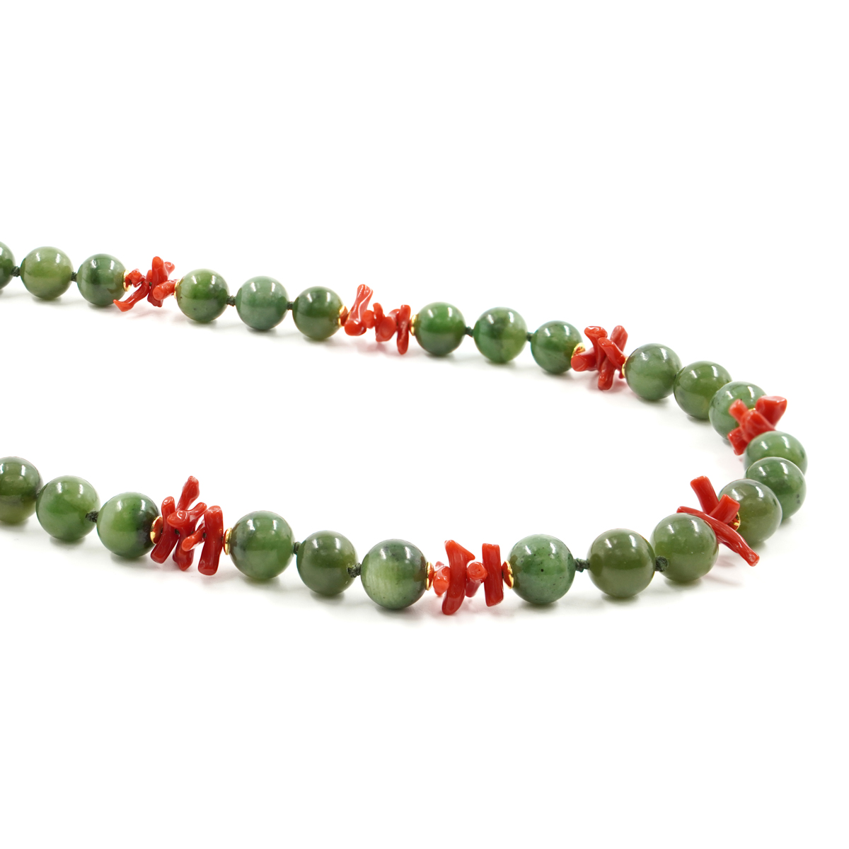 Collana giada, corallo, chiusura argento