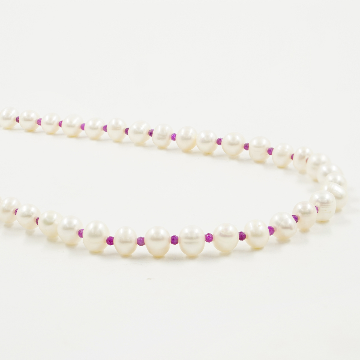 Collana perle, rubini, chiusura argento