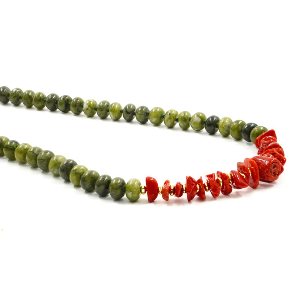 Collana giada, corallo chiusura argento