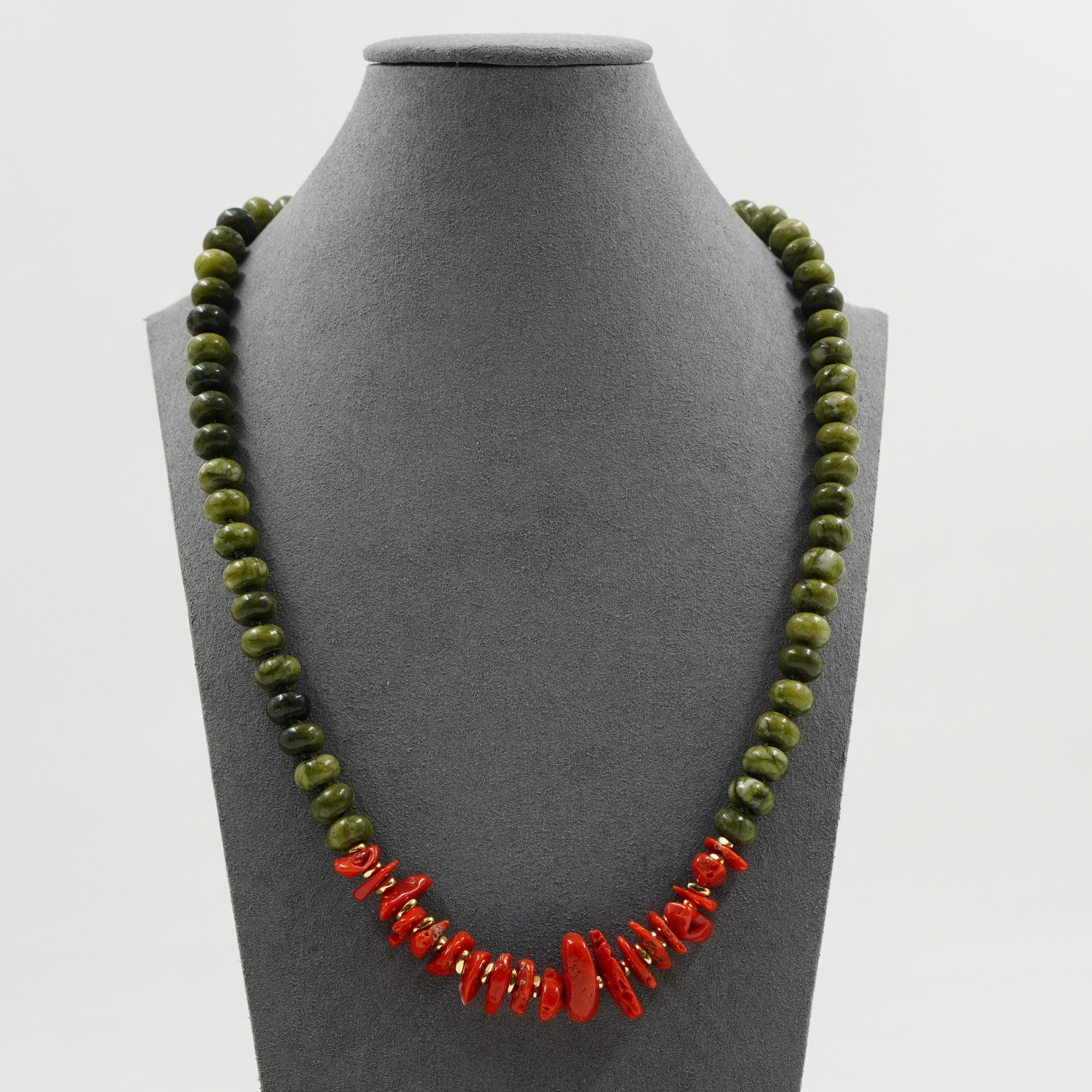 Collana giada, corallo chiusura argento - immagine 2