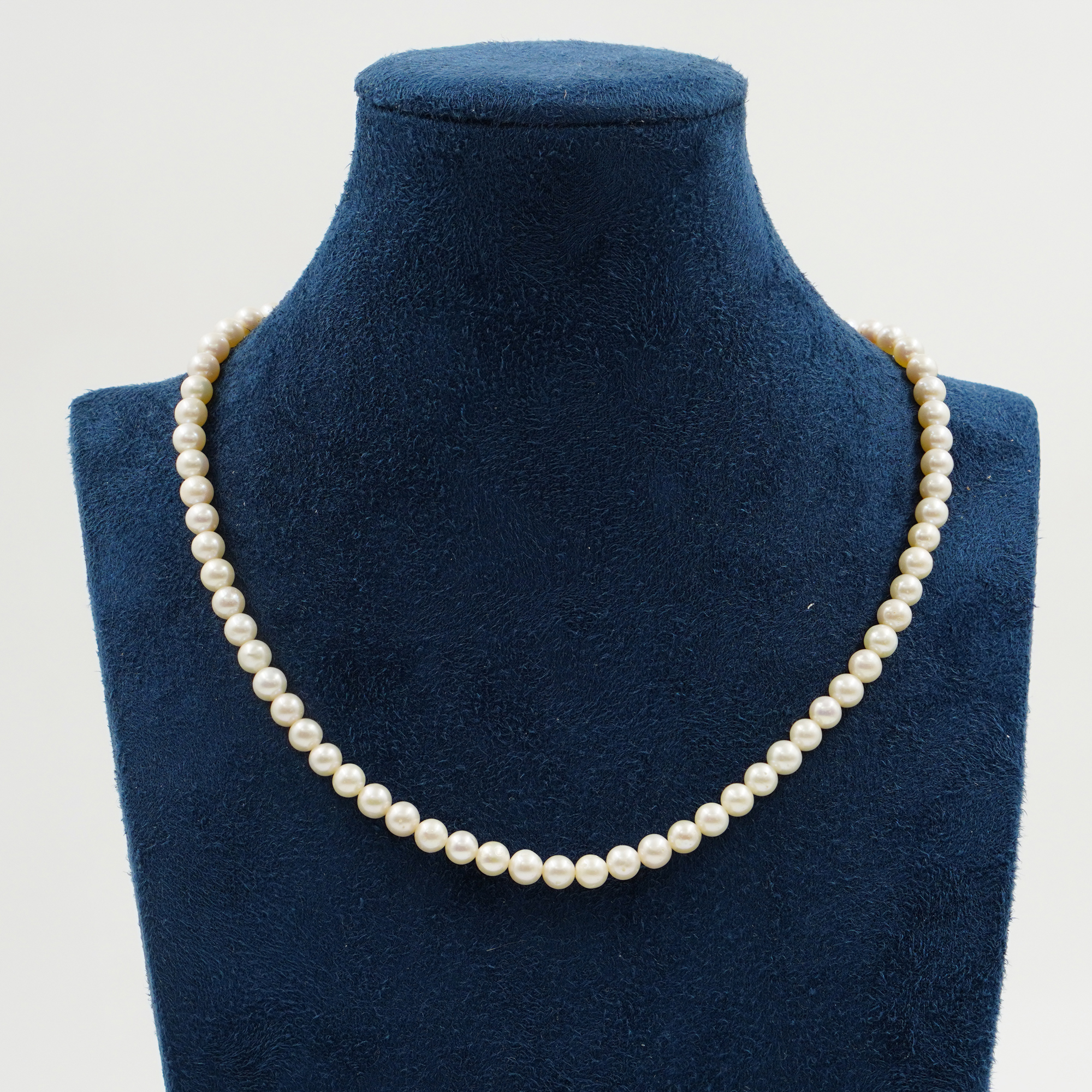 Collana perle con chiusura argento rodiato