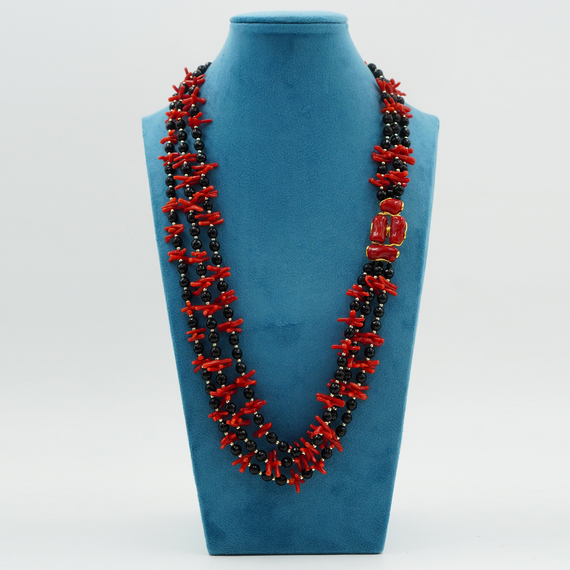 Collana corallo, agata nera, chiusura argento